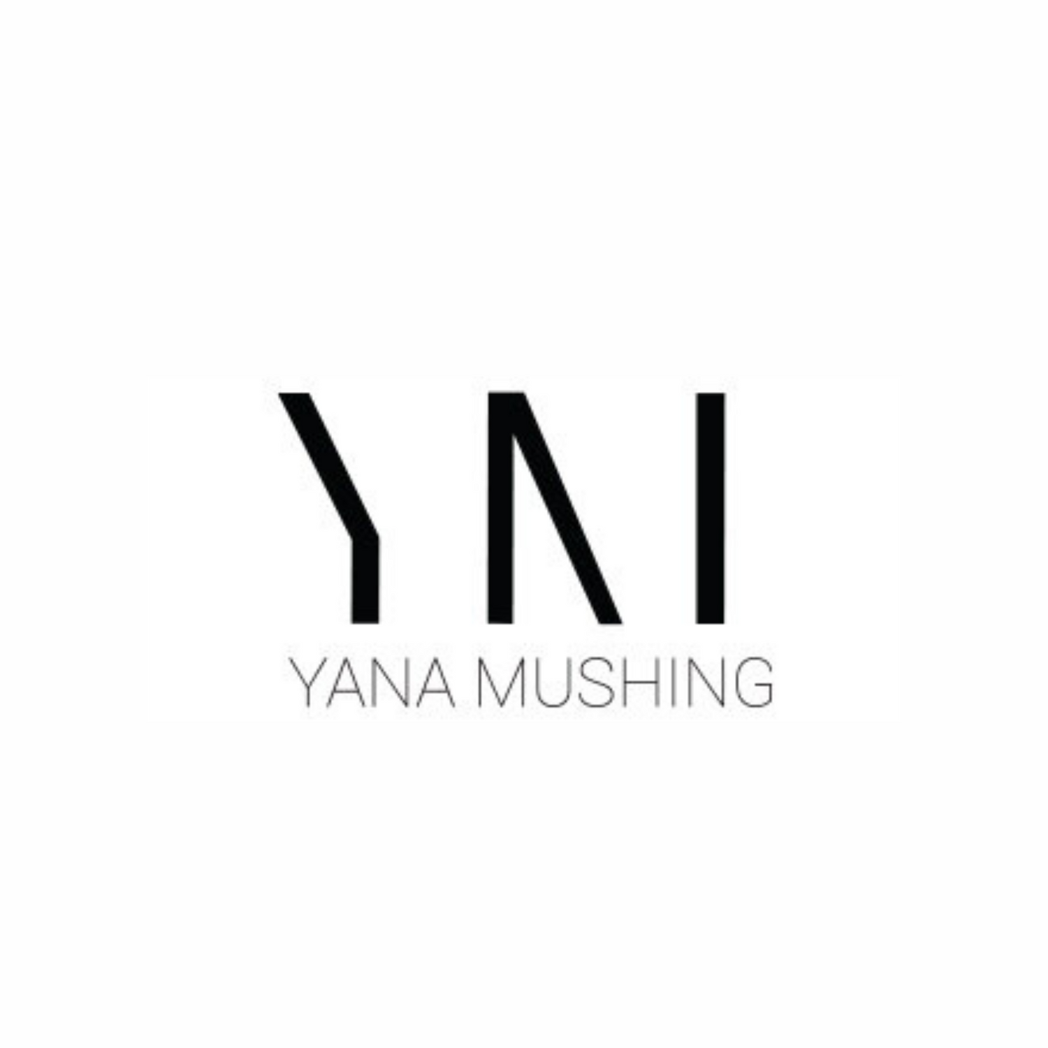 Лого на Yana Mushing – минималистично типографско изписване на бял фон.
